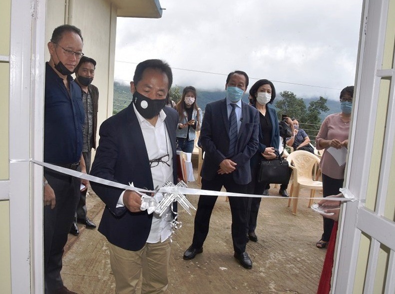 Advisor Toshi Wungtung inaugurates the newly constructed SCERT Training Annexe Building at Kohima on August 19. (DIPR Photo)